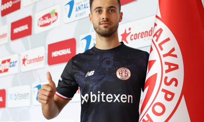 Genç kaleci Ataberk Dadakdeniz FTA Antalyaspor’da