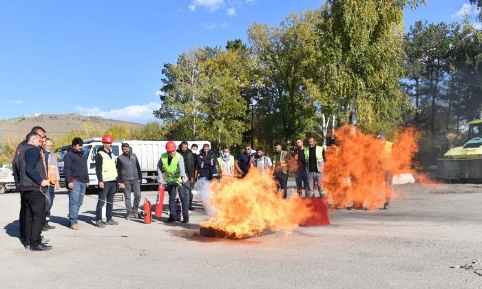 Yakutiye Belediyesi personelleri iş sağlığı ve güvenliği eğitiminden geçti