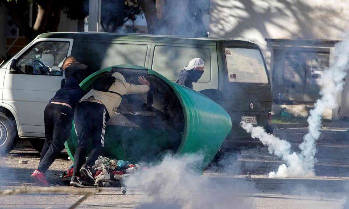 İspanya’daki metal işçileri protestoları 2. haftasında şiddetlenerek devam ediyor